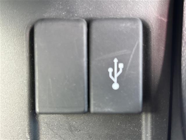 シャトル ハイブリッドZ ホンダセンシング ビルトインETC ホンダセンシング レーダークルーズコントロール 革巻きステアリング パドルシフト ステアリングスイッチ LEDヘッドライト フォグランプ オートライト ハーフレザーシート(35枚目)