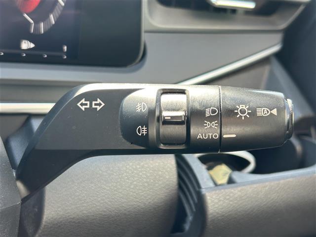 オーラ G レザーエディション 純正ナビ BOSE 全方位 革温席 ドラレコ ACC ETC エマージェンシーブレーキ 横滑り防止 レーンキープ ステアリングヒーター 電動パーキング オートホールド デジタルインナーミラー(10枚目)