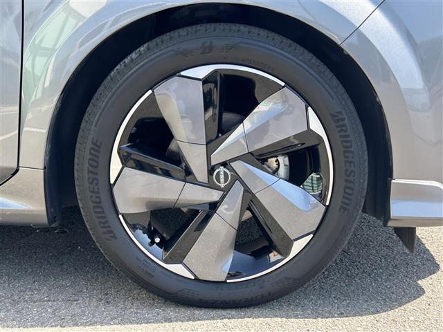 オーラ G レザーエディション 純正ナビ BOSE 全方位 革温席 ドラレコ ACC ETC エマージェンシーブレーキ 横滑り防止 レーンキープ ステアリングヒーター 電動パーキング オートホールド デジタルインナーミラー(19枚目)