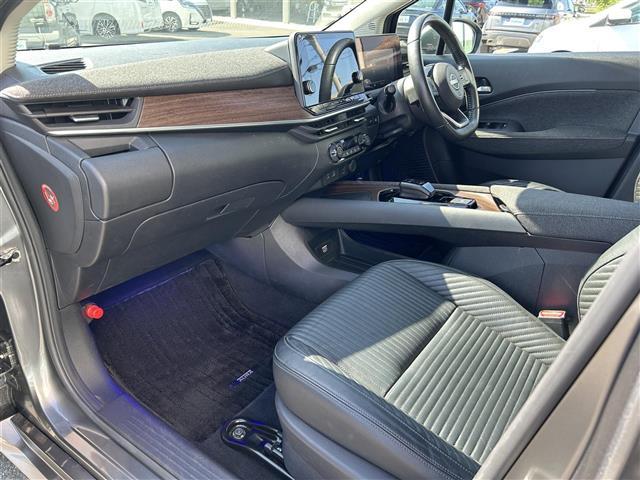 オーラ G レザーエディション 純正ナビ BOSE 全方位 革温席 ドラレコ ACC ETC エマージェンシーブレーキ 横滑り防止 レーンキープ ステアリングヒーター 電動パーキング オートホールド デジタルインナーミラー(23枚目)