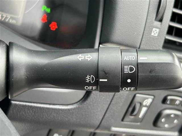 ＣＴ ２００ｈ　Ｆスポーツ　Ｘライン　純正ナビ　バックカメラ　シートヒーター　ビルトインＥＴＣ　ハーフレザーシート　クルーズコントロール　ＬＥＤヘッドライト　コーナーセンサー　純正アルミ　パワーシート　パドルシフト　ステリモ（14枚目）