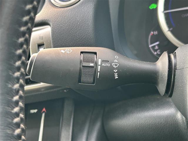 IS IS300h 純正ナビ フルセグTV Bカメ クルコン ハーフレザーシート シートヒーター パドルシフト 純正AW 純正フロアマット ビルトインETC ヘッドライト フォグランプ オートライト(9枚目)