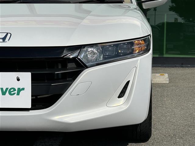 【ライト・ランプ】悪天候や夜間の走行も視界良好で安心してお乗りいただけます。ヘッドライト・ホイール・フロントガラスなど色々な部分コーティングをご用意しております。ぜひご相談ください。