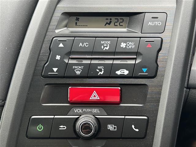 【オートエアコン】車内温度を感知して自動で温度調整をしてくれるのでいつでも快適な車内空間を創り上げます!