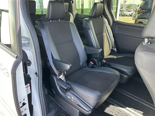 ノア Ｓｉ　ダブルバイビーＩＩＩ　社外ナビ　フルセグＴＶ　Ｂカメ　両側電動　衝突軽減　クルコン　ＬＤＡ　クリアランスソナー　ビルトインＥＴＣ　アイドリングストップ　ＬＥＤヘッドライト（22枚目）