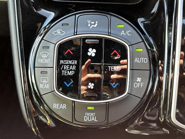 ノア Ｓｉ　ダブルバイビーＩＩＩ　社外ナビ　フルセグＴＶ　Ｂカメ　両側電動　衝突軽減　クルコン　ＬＤＡ　クリアランスソナー　ビルトインＥＴＣ　アイドリングストップ　ＬＥＤヘッドライト（36枚目）