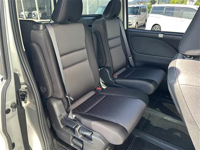 セレナ ｅ－パワー　ハイウェイスターＶ　純正１０インチナビ　全方位カメラ　社外フリップダウンモニター　両側パワスラ　ドラレコ　ＥＴＣ　プロパイロット　ハンズフリーオートスライド　ステリモ　オートライト　コーナーセンサー（24枚目）