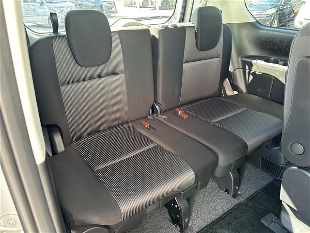 セレナ ｅ－パワー　ハイウェイスターＶ　純正１０インチナビ　全方位カメラ　社外フリップダウンモニター　両側パワスラ　ドラレコ　ＥＴＣ　プロパイロット　ハンズフリーオートスライド　ステリモ　オートライト　コーナーセンサー（25枚目）