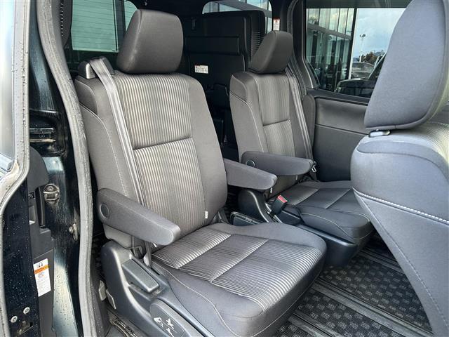 ノア Ｓｉ　ＡＬＰＩＮＥ１０インチワイドナビ　サンルーフ　モデリスタエアロ　バックカメラ　ＥＴＣ　ドライブレコーダー　両側パワースライドドア　クルーズコントロール　車線逸脱防止機能　オートライト（30枚目）