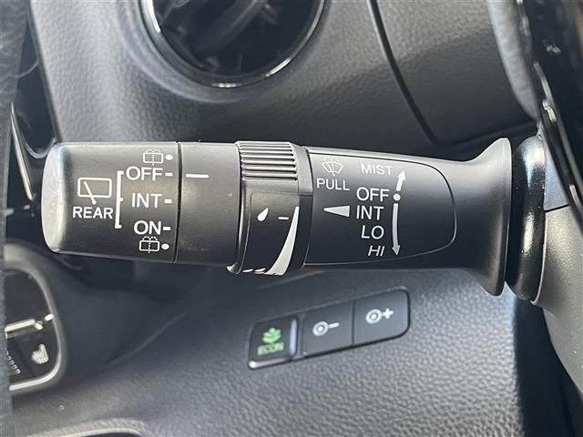 N-BOXカスタム Lターボ 純正8インチナビ バックカメラ 両側パワスラ ETC ドラレコ シートヒーター パドルシフト ハーフレザーシート ステリモ 衝突軽減ブレーキ レーダークルコン LEDヘッドライト オートライト(12枚目)