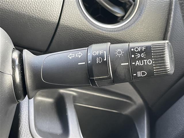 N-BOXカスタム Lターボ 純正8インチナビ バックカメラ 両側パワスラ ETC ドラレコ シートヒーター パドルシフト ハーフレザーシート ステリモ 衝突軽減ブレーキ レーダークルコン LEDヘッドライト オートライト(13枚目)