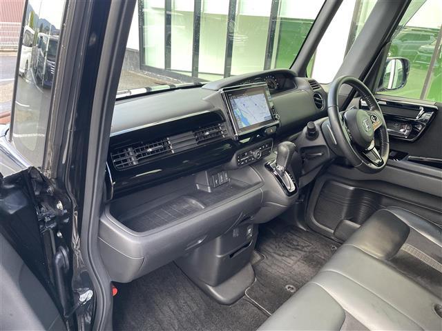 N-BOXカスタム Lターボ 純正8インチナビ バックカメラ 両側パワスラ ETC ドラレコ シートヒーター パドルシフト ハーフレザーシート ステリモ 衝突軽減ブレーキ レーダークルコン LEDヘッドライト オートライト(26枚目)