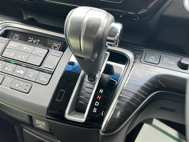 ステップワゴンスパーダ スパーダ・クールスピリット 純正ナビ 全方位カメラ 純正フリップダウンモニター ドラレコ 両側パワスラ ETC シートヒーター オートライト 衝突軽減ブレーキ クルーズコントロール パドルシフト ステアリングリモコン(31枚目)