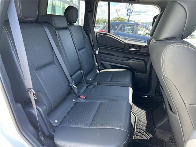 ランドクルーザー250 VX 純正ナビ 革温冷席 全方位 サンルーフ ACC 衝突軽減 横滑り防止機能 4WD レーンキープアシスト コーナーセンサー ドラレコ デジタルインナーミラー ブラインドスポットモニター 電動リアゲート(26枚目)