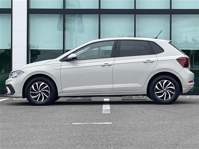 ポロ TSIアクティブ 純正ディスプレイオーディオ バックカメラ 前後ドラレコ ETC2.0 ステリモ パドルシフト 前後コーナーセンサー 置くだけ充電器 レーダークルコン LEDヘッドライト オートライト Pスタート(16枚目)