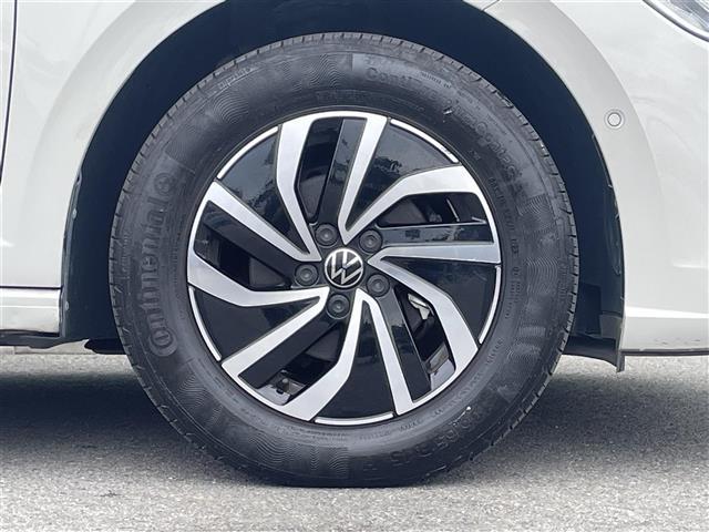 ポロ TSIアクティブ 純正ディスプレイオーディオ バックカメラ 前後ドラレコ ETC2.0 ステリモ パドルシフト 前後コーナーセンサー 置くだけ充電器 レーダークルコン LEDヘッドライト オートライト Pスタート(22枚目)