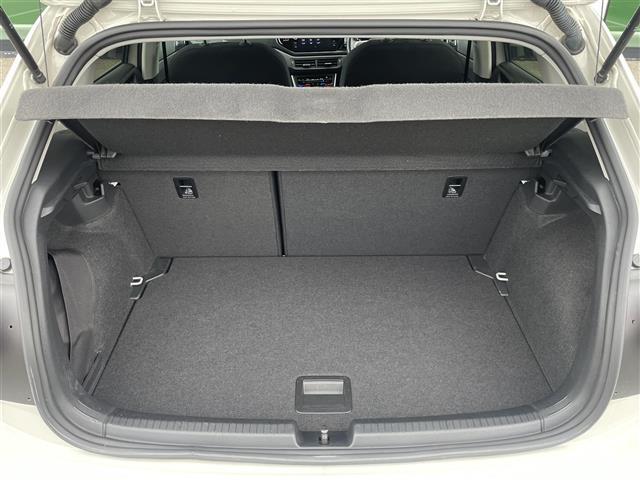 ポロ TSIアクティブ 純正ディスプレイオーディオ バックカメラ 前後ドラレコ ETC2.0 ステリモ パドルシフト 前後コーナーセンサー 置くだけ充電器 レーダークルコン LEDヘッドライト オートライト Pスタート(30枚目)