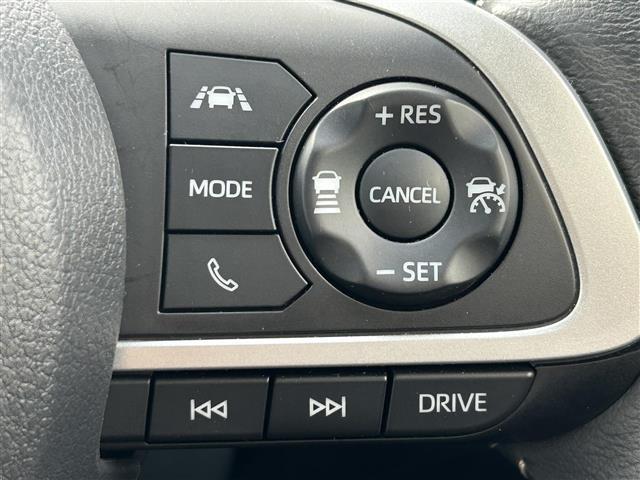 ライズ Ｚ　社外９インチナビ　バックカメラ　ビルトインＥＴＣ　ドライブレコーダー　レーダークルーズコントロール　クリアランスソナー　前席シートヒーター　革ステアリング　ステアリングスイッチ　オートライト（9枚目）