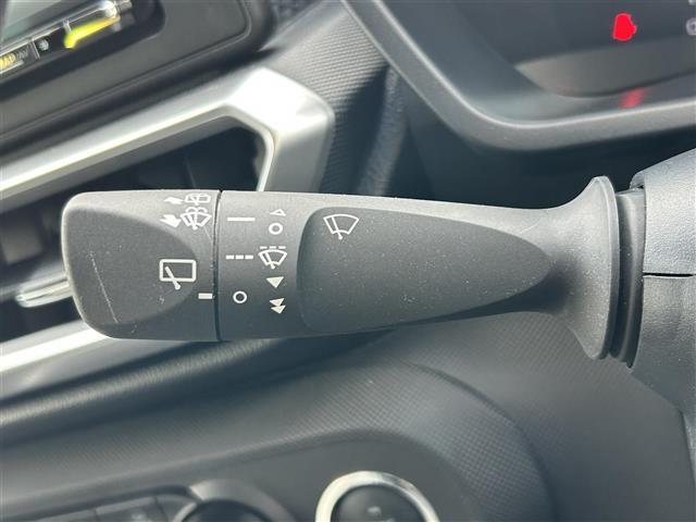 ライズ Ｚ　社外９インチナビ　バックカメラ　ビルトインＥＴＣ　ドライブレコーダー　レーダークルーズコントロール　クリアランスソナー　前席シートヒーター　革ステアリング　ステアリングスイッチ　オートライト（11枚目）