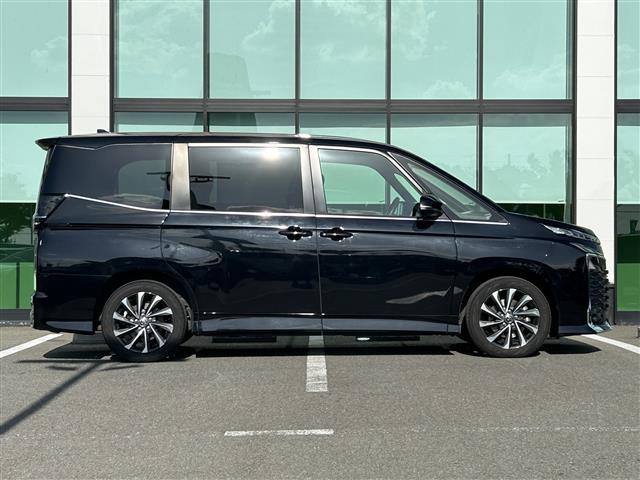 ヴォクシー Ｓ－Ｚ　純正コネクティッドナビ　バックカメラ　ビルトインＥＴＣ２．０　トヨタセーフティセンス　両側パワースライドドア　ハーフレザーシート　シートヒーター　クリアランスソナー　オートライト　純正ＡＷ（17枚目）