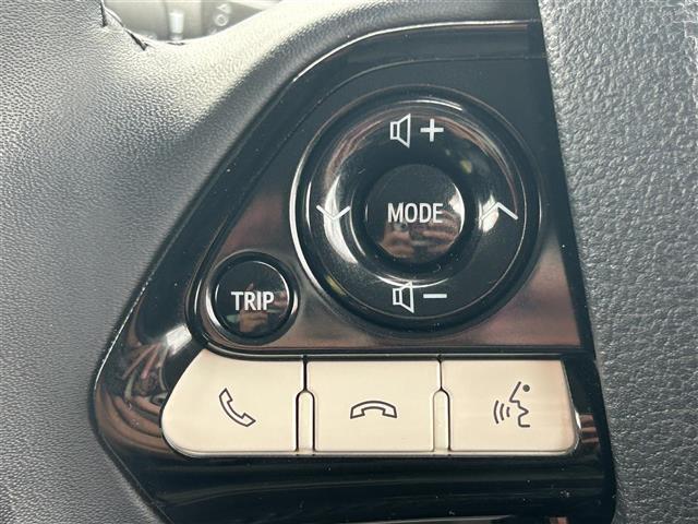 プリウス Ａツーリングセレクション　純正９インチナビ　バックカメラ　モデリスタエアロ　ドラレコ　ＥＴＣ　ブラインドスポットモニター　レーダークルコン　ヘッドアップディスプレイ　オートライト　シートヒーター　ステリモ　衝突軽減ブレーキ（8枚目）