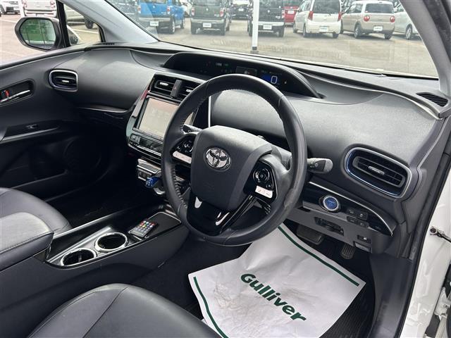 プリウス Ａツーリングセレクション　純正９インチナビ　バックカメラ　モデリスタエアロ　ドラレコ　ＥＴＣ　ブラインドスポットモニター　レーダークルコン　ヘッドアップディスプレイ　オートライト　シートヒーター　ステリモ　衝突軽減ブレーキ（24枚目）