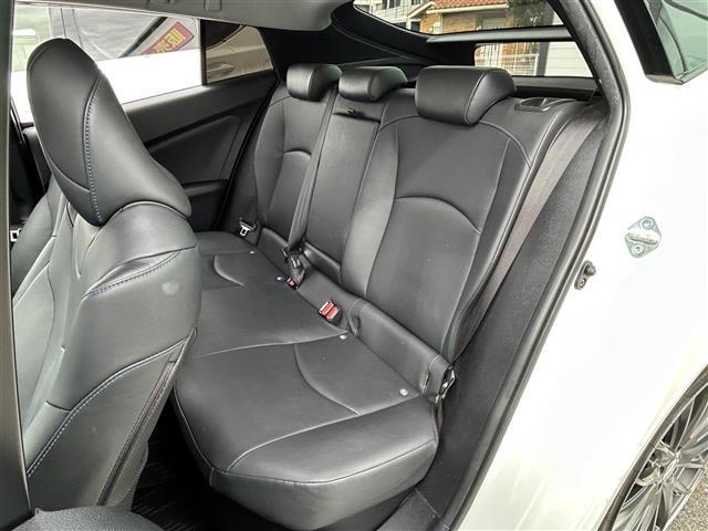 プリウス Ａツーリングセレクション　純正９インチナビ　バックカメラ　モデリスタエアロ　ドラレコ　ＥＴＣ　ブラインドスポットモニター　レーダークルコン　ヘッドアップディスプレイ　オートライト　シートヒーター　ステリモ　衝突軽減ブレーキ（29枚目）