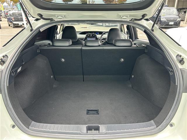 プリウス Ａツーリングセレクション　純正９インチナビ　バックカメラ　モデリスタエアロ　ドラレコ　ＥＴＣ　ブラインドスポットモニター　レーダークルコン　ヘッドアップディスプレイ　オートライト　シートヒーター　ステリモ　衝突軽減ブレーキ（30枚目）