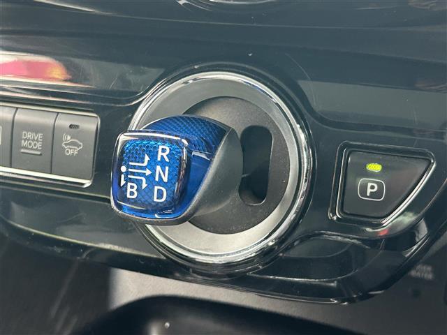 プリウス Ａツーリングセレクション　純正９インチナビ　バックカメラ　モデリスタエアロ　ドラレコ　ＥＴＣ　ブラインドスポットモニター　レーダークルコン　ヘッドアップディスプレイ　オートライト　シートヒーター　ステリモ　衝突軽減ブレーキ（33枚目）