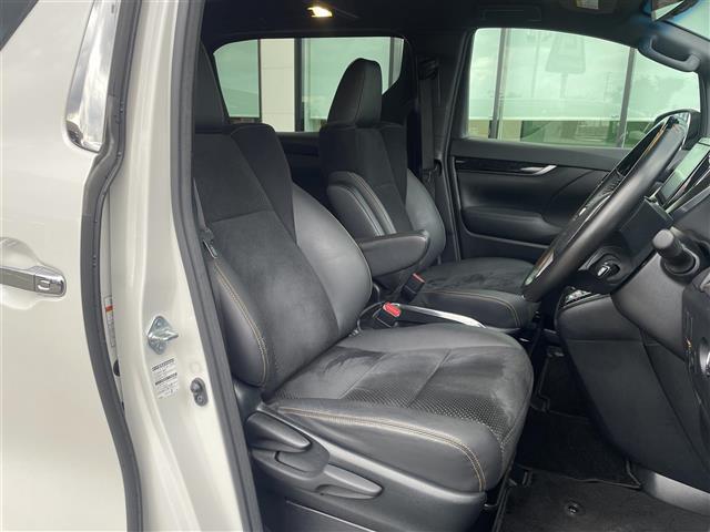 ヴェルファイア ２．５Ｚ　ゴールデンアイズ　純正ナビ　フルセグＴＶ　Ｂカメ　純正フリップダウンモニター　デジタルインナーミラー　両側電動扉　衝突軽減　追従走行　ドラレコ　ビルトインＥＴＣ　ＰＢドア　純正ＡＷ　ＬＥＤヘッド（24枚目）