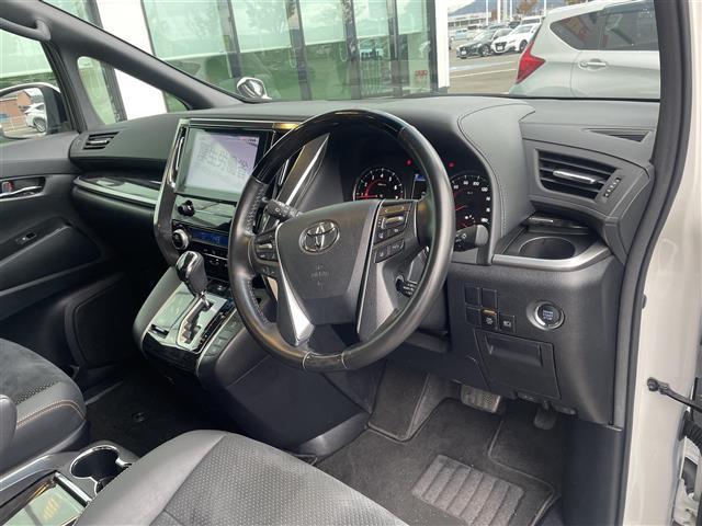 ヴェルファイア ２．５Ｚ　ゴールデンアイズ　純正ナビ　フルセグＴＶ　Ｂカメ　純正フリップダウンモニター　デジタルインナーミラー　両側電動扉　衝突軽減　追従走行　ドラレコ　ビルトインＥＴＣ　ＰＢドア　純正ＡＷ　ＬＥＤヘッド（27枚目）