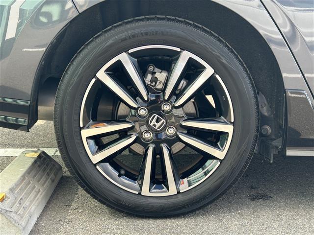 フィット ｅ：ＨＥＶ　ＲＳ　衝突軽減　純正ＡＷ　ＥＴＣ　ＡＣＣ　ドラレコ　Ｂカメ　純正ディスプレイオーディオ　横滑り防止機能　レーンキープアシスト　コーナーセンサー　電動パーキング　オートホールド　ＬＥＤヘッドライト（22枚目）