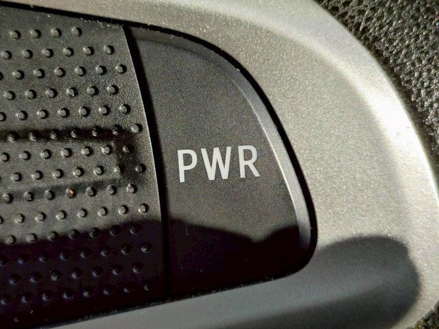 タント カスタムＸ　トップエディションＳＡＩＩＩ　純正ナビ　全方位　両側電動扉　温席　衝突軽減　フルセグＴＶ　横滑り防止機能　アイドリングストップ　ＥＴＣ　ＬＥＤヘッドライト　オートライト　オートマチックハイビーム　フォグランプ　プッシュスタート（8枚目）