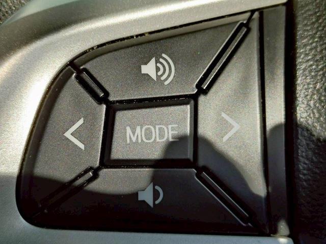 タント カスタムＸ　トップエディションＳＡＩＩＩ　純正ナビ　全方位　両側電動扉　温席　衝突軽減　フルセグＴＶ　横滑り防止機能　アイドリングストップ　ＥＴＣ　ＬＥＤヘッドライト　オートライト　オートマチックハイビーム　フォグランプ　プッシュスタート（9枚目）