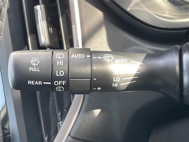 フォレスター アドバンス　純正ナビ　１オナ　デジミラ　温席　ドラレコ　Ｂカメ　フルセグＴＶ　ＴＶキャンセラー　横滑り防止　ＢＳＭ　レーンキープアシスト　衝突軽減　パワーシート　パワーバックドア　ステアリングヒーター　純正マット（12枚目）