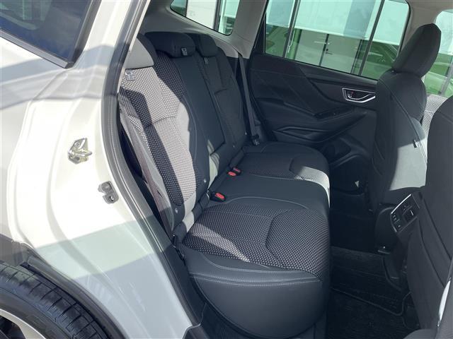 フォレスター アドバンス　純正ナビ　１オナ　デジミラ　温席　ドラレコ　Ｂカメ　フルセグＴＶ　ＴＶキャンセラー　横滑り防止　ＢＳＭ　レーンキープアシスト　衝突軽減　パワーシート　パワーバックドア　ステアリングヒーター　純正マット（26枚目）