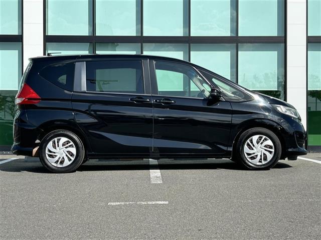 フリード＋ Ｇ　純正ＤＯ　両側パワースライドドア　ドライブレコーダー　ＥＴＣ　横滑り防止　プッシュスタート　オートエアコン　アイドリングストップ　スマートキー　純正マット　ハロゲンヘッドライト（17枚目）