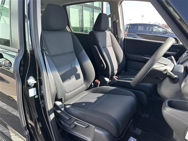 フリード＋ Ｇ　純正ＤＯ　両側パワースライドドア　ドライブレコーダー　ＥＴＣ　横滑り防止　プッシュスタート　オートエアコン　アイドリングストップ　スマートキー　純正マット　ハロゲンヘッドライト（22枚目）