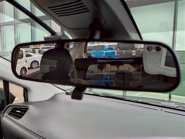 シエンタ ファンベースＧ　セーフティＥＤ　純正ナビ　フルセグＴＶ　全方位　両側電動扉　衝突軽減　クルコン　クリアランスソナー　シートヒーター　ドラレコ　純正ビルトインＥＴＣ　ＬＥＤヘッド　フォグランプ　オートライト　オートマチックハイビーム（5枚目）