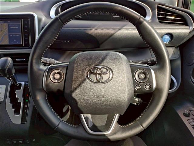 シエンタ ファンベースＧ　セーフティＥＤ　純正ナビ　フルセグＴＶ　全方位　両側電動扉　衝突軽減　クルコン　クリアランスソナー　シートヒーター　ドラレコ　純正ビルトインＥＴＣ　ＬＥＤヘッド　フォグランプ　オートライト　オートマチックハイビーム（7枚目）