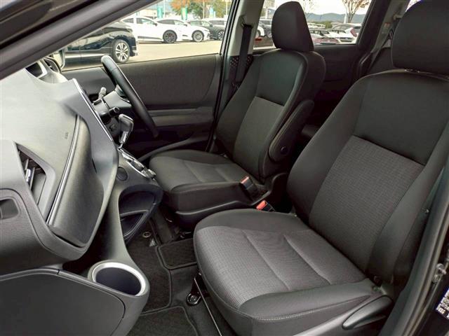 シエンタ ファンベースＧ　セーフティＥＤ　純正ナビ　フルセグＴＶ　全方位　両側電動扉　衝突軽減　クルコン　クリアランスソナー　シートヒーター　ドラレコ　純正ビルトインＥＴＣ　ＬＥＤヘッド　フォグランプ　オートライト　オートマチックハイビーム（24枚目）