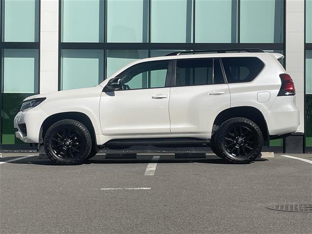 ランドクルーザープラド ＴＸ　Ｌパッケージ　マットブラックエディション　純正９インチナビ　全方位カメラ　パワーシート　シートヒーター　シートベンチレーション　ビルトインＥＴＣ２．０　レーダークルコン　ステリモ　ブラインドスポットモニター　オートライト　ＬＥＤヘッドライト（15枚目）