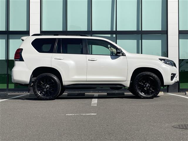 ランドクルーザープラド ＴＸ　Ｌパッケージ　マットブラックエディション　純正９インチナビ　全方位カメラ　パワーシート　シートヒーター　シートベンチレーション　ビルトインＥＴＣ２．０　レーダークルコン　ステリモ　ブラインドスポットモニター　オートライト　ＬＥＤヘッドライト（18枚目）