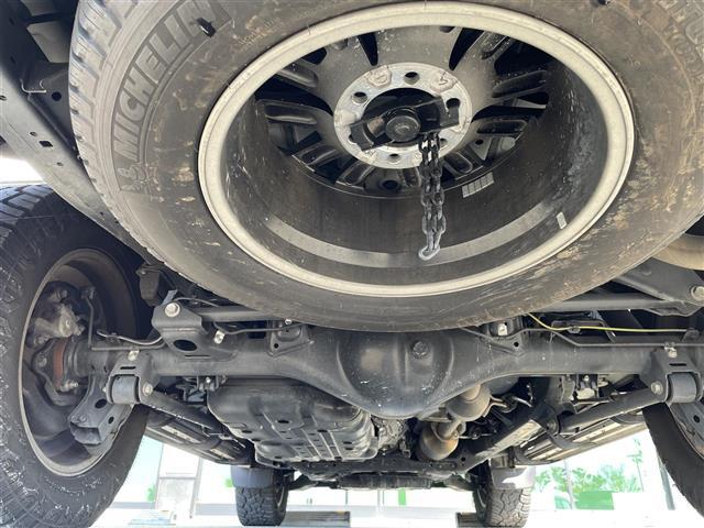 ランドクルーザープラド ＴＸ　Ｌパッケージ　マットブラックエディション　純正９インチナビ　全方位カメラ　パワーシート　シートヒーター　シートベンチレーション　ビルトインＥＴＣ２．０　レーダークルコン　ステリモ　ブラインドスポットモニター　オートライト　ＬＥＤヘッドライト（41枚目）