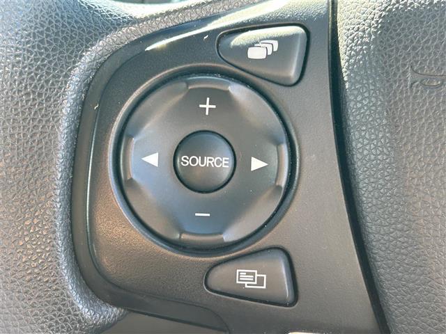 フリード Ｇ・ホンダセンシング　純正ナビ　フルセグＴＶ　Ｂカメ　両側電動扉　衝突軽減　クルコン　横滑り防止機能　アイドリングストップ　ドラレコ　ＥＴＣ　シートヒーター　ＬＥＤヘッド　オートライト（7枚目）