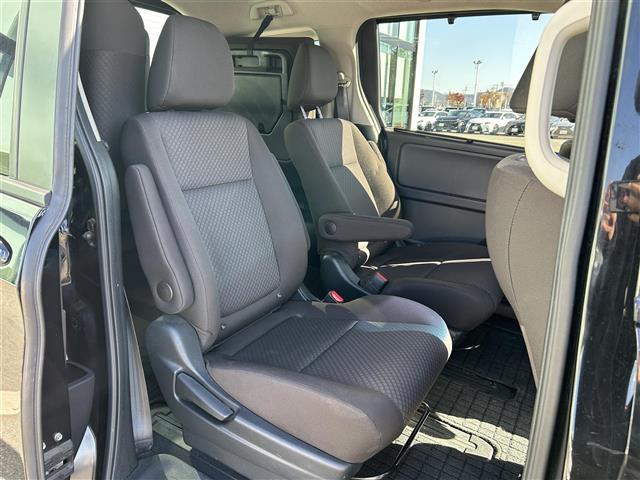 フリード Ｇ・ホンダセンシング　純正ナビ　フルセグＴＶ　Ｂカメ　両側電動扉　衝突軽減　クルコン　横滑り防止機能　アイドリングストップ　ドラレコ　ＥＴＣ　シートヒーター　ＬＥＤヘッド　オートライト（24枚目）