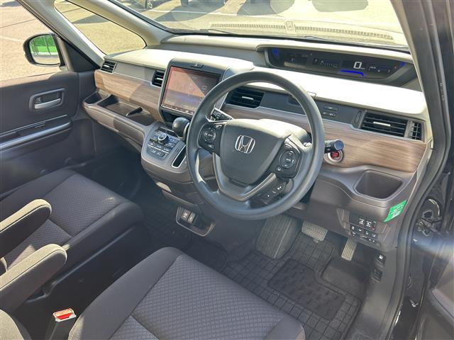 フリード Ｇ・ホンダセンシング　純正ナビ　フルセグＴＶ　Ｂカメ　両側電動扉　衝突軽減　クルコン　横滑り防止機能　アイドリングストップ　ドラレコ　ＥＴＣ　シートヒーター　ＬＥＤヘッド　オートライト（26枚目）