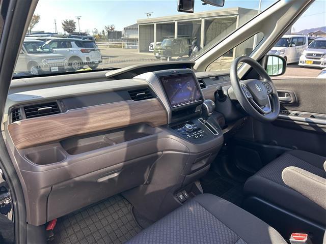 フリード Ｇ・ホンダセンシング　純正ナビ　フルセグＴＶ　Ｂカメ　両側電動扉　衝突軽減　クルコン　横滑り防止機能　アイドリングストップ　ドラレコ　ＥＴＣ　シートヒーター　ＬＥＤヘッド　オートライト（30枚目）