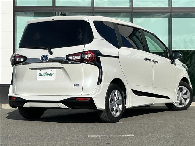 シエンタ ハイブリッドG 社外10インチフローティングナビ バックカメラ 両側パワースライドドア モデリスタエアロ 運転席シートヒーター 革巻きステアリング ステアリングスイッチ 衝突軽減カメラ 車線逸脱防止機能 クルコン(16枚目)