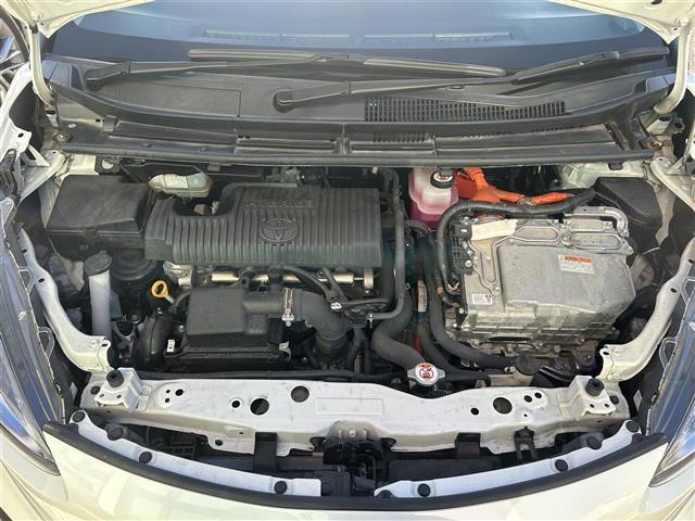 シエンタ ハイブリッドG 社外10インチフローティングナビ バックカメラ 両側パワースライドドア モデリスタエアロ 運転席シートヒーター 革巻きステアリング ステアリングスイッチ 衝突軽減カメラ 車線逸脱防止機能 クルコン(41枚目)